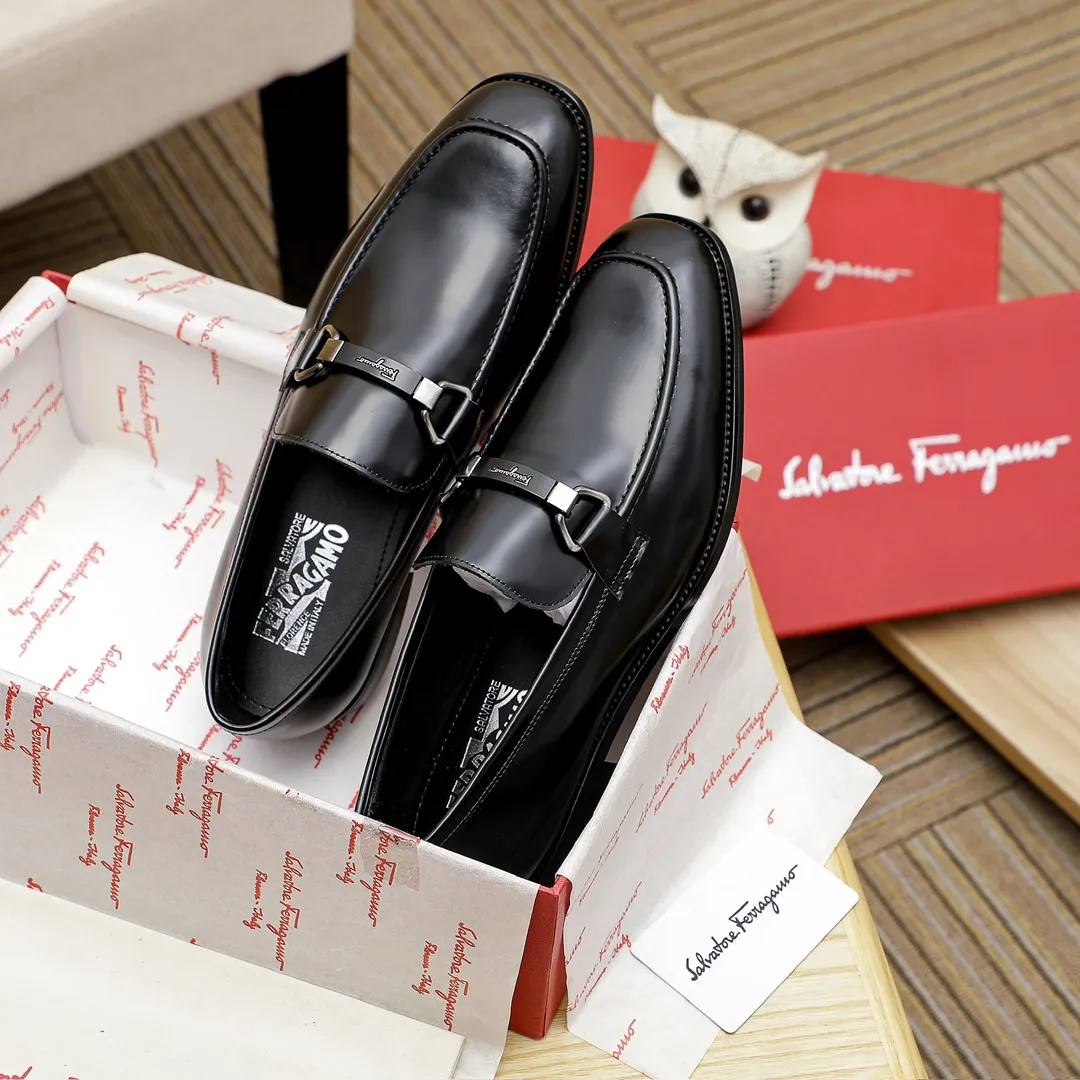 Factory price 460 🔥Ferragamo's new men's casual slip-on shoes🇨🇳Official website original 1:1 mold opening, original quality💯Fine workmanship, high-end luxury☘The upper is made of imported Italian first-layer cowhide🌴Water-dyed🐂Leather lining🍓Rubber wear-resistant and non-slip outsole, breathable and comfortable to wear🍍The first choice for high-grade men, 3 colors available! Code number 38-44 (45.46. Can be customized)